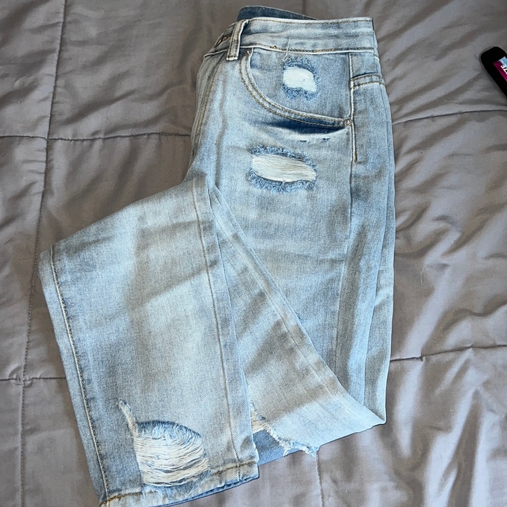 Size is petite xxs but fits like a petite s/xs